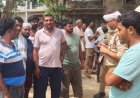 भोर के अंधेरे में बिजली चोरों पर छापा, गुस्साए ग्रामीणों ने जेई को धूप में बैठाया!