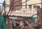 वाराणसी में बुलडोजर देखकर खुद मस्जिद तोड़ने लगें मुसलमान, 5 मस्जिद हुई ध्वस्त