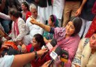 ''छात्राओं के कपड़े फाड़े, सीने पर लाठियां बरसाईं...