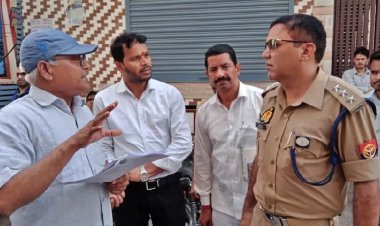 लखनऊ अग्निकांड के बाद संभल में सख्ती! सपा विधायक के बेटे का एक मॉल सील, दूसरे मॉल पर ताला