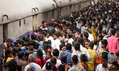 पटना-गया रूट पर चोरों ने काटा 25,000 वोल्ट का ओएचई तार, 3 घंटे ट्रेनें ठप, यात्री परेशान!
