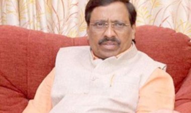 'जबरन पिलाया गोमूत्र, उखाड़ लिए बाल...' उद्धव ठाकरे के करीबी विनायक राउत पर बहू के गंभीर आरोप, केस दर्ज