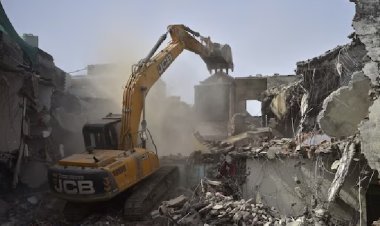 बुलडोजर पर सुप्रीम कोर्ट का बड़ा फैसला: पूरी तरह बैन नहीं, लेकिन 'चुन-चुनकर' सजा नहीं चलेगी!