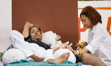 सोनम वांगचुक की 21 दिन की भूख हड़ताल: पत्नी की अपील ठुकराई, दिल्ली पुलिस ने अस्पताल पहुंचाया!