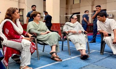 राहुल-प्रियंका-अखिलेश को जल्द रिहा करेगी दिल्ली पुलिस, थाने पहुंची सोनिया गांधी