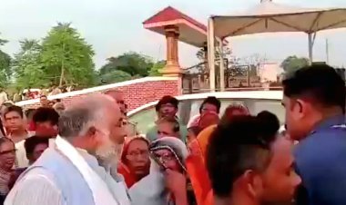 बलिया में परिवहन मंत्री दयाशंकर सिंह का घेराव, कटान कांड पर महिलाओं का गुस्सा, विरोध देखकर गोली की रफ्तार से निकल गए मंत्री