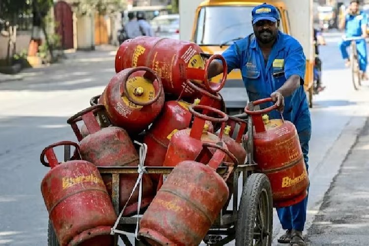राहत भरी खबर! 19 किलो कमर्शियल LPG सिलेंडर ₹183 सस्ता, नई कीमत हुई ₹2,930