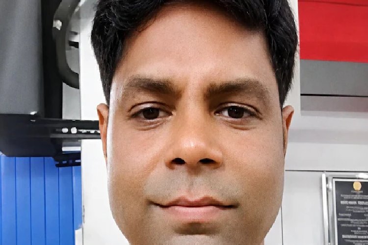 चाय-पत्ती और बिस्किट ले जाने पर 17 साल की नौकरी गई, झारखंड हाईकोर्ट ने किया बहाल! कहा- सजा आनुपातिक नहीं थी