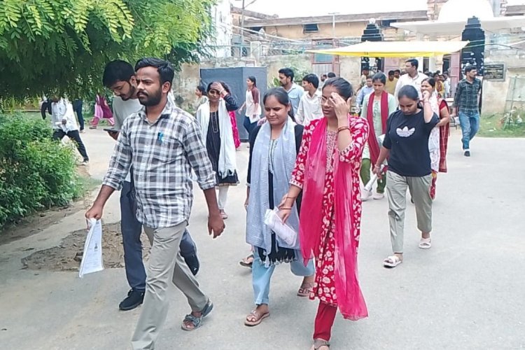 UPTET Exam 2026 : यूपी टीईटी परीक्षा में मोहम्मद गजनवी पर सवाल, वैदिक और बौद्ध धर्म से जुड़े आए प्रश्न, परीक्षा देने वालों का चकराया माथा