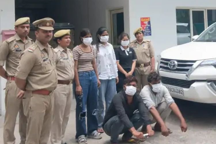 नोएडा में हाईप्रोफाइल 'फ्रेंडशिप क्लब' स्कैम का भंडाफोड़: दिल्ली-एनसीआर के रईसजादे थे निशाने पर, फॉर्च्यूनर समेत बड़ी बरामदगी