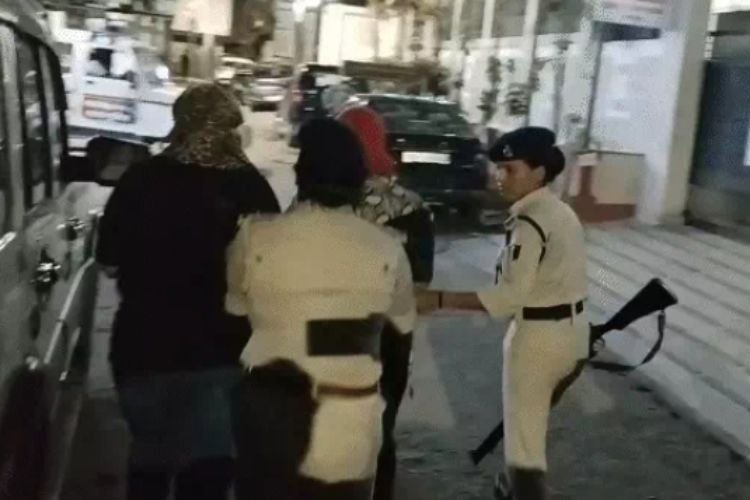 बिहार में नेटवर्क मार्केटिंग की तरह चलता सैक्स रैकेट, 50 होटल्स में नेता-अफसर को होती छोटी लड़कियों की सप्लाई, उम्र के हिसाब से बढ़ता कमीशन