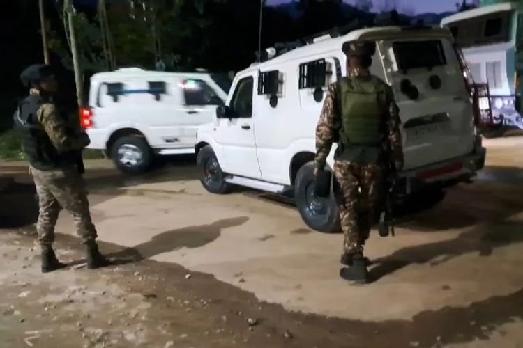 कश्मीर में एक-एक आतंकी को मौत की नींद सुलाएगी सेना! जाकिर गनी को ठोक कर दिया सीधा चैलेंज