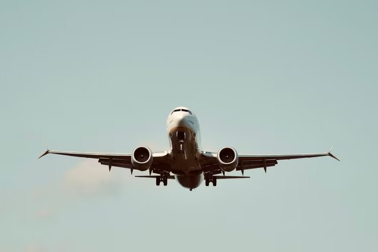 पाकिस्तानी बोइंग 737 कार्गो प्लेन 14 घंटे से हवा में लापता, पूरी सेना छान रही अरब सागर!