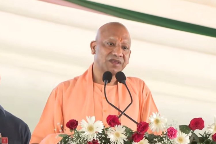 अयोध्या से गरजे योगी, जामा मस्जिद में हनुमान चालीसा नहीं, फिर हनुमानगढ़ी में नमाज क्यों?
