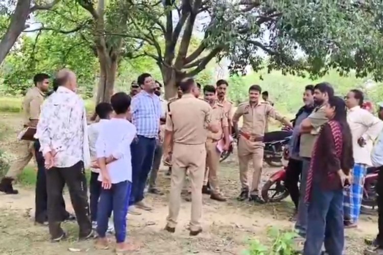 500 में झाड़-फूंक, 5 हजार में धर्म परिवर्तन, मजार से चल रहा था धर्मपरिवर्तन का सिंडिकेट, बुर्का पहनाने वाले 4 मौलवियों पर एफआईआर