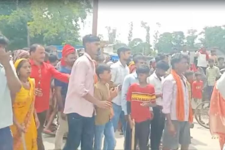 बलिया में पुलिस पर गुंडई का आरोप, दलित को थाने में पीट-पीट कर मार डाला! सड़क पर उतरी जनता ने मचाया बवाल