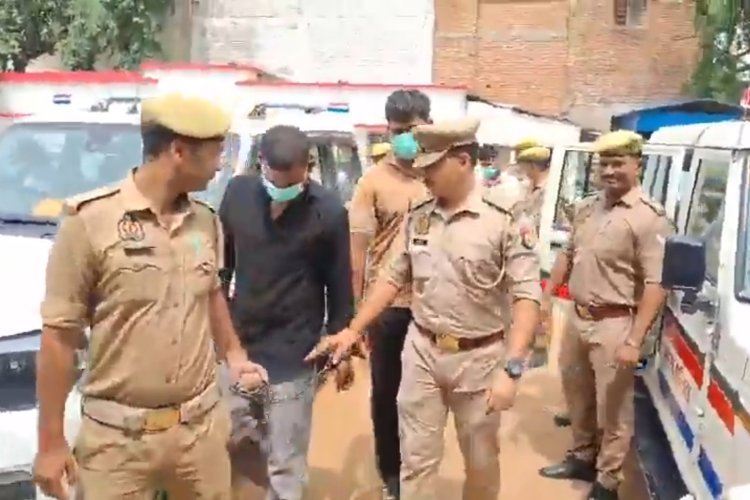 लुटेरी निकली पुलिस! छुट्टी पर आए यूपी पुलिस सिपाहियों ने वर्दी पहनकर किया 24.90 लाख की लूट, 3 सिपाही गिरफ्तार