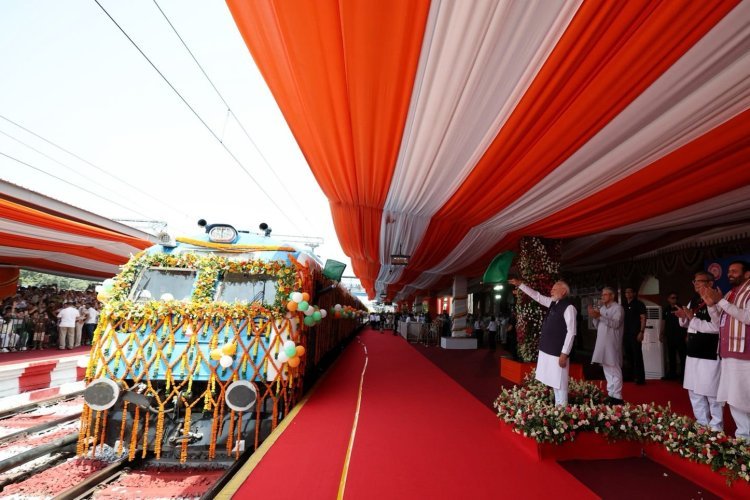 चर्चा से दूर लेकिन विकास का उदारहण बने सीएम नायब सिंह सैनी, हाइड्रोजन ट्रेन की ऐसे लिखी गई कहानी, हरियाणा का विपक्ष पस्त