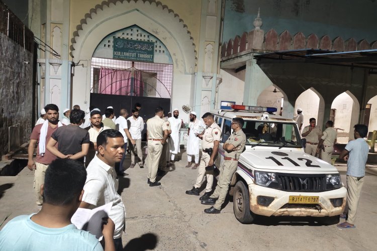 मदरसे में मौत का टैंक! 13 छात्राएं सेप्टिक टैंक में गिरीं, मौलाना पर दर्ज हुआ केस