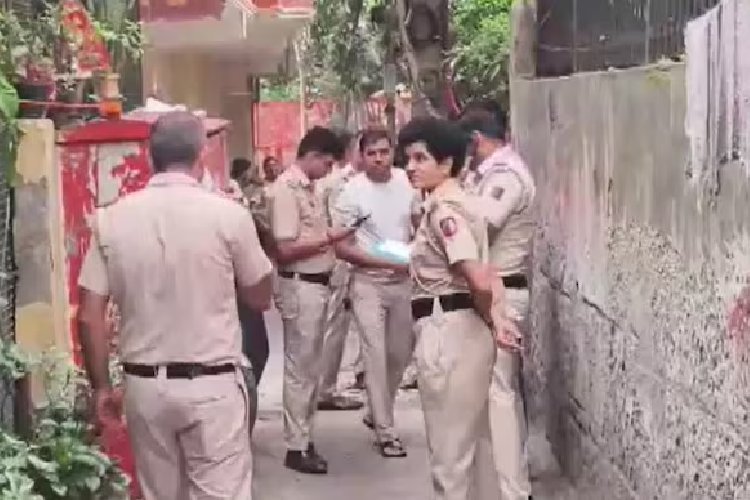 कलकाजी में दिल दहला देने वाली घटना: क्लास 11 का 19 वर्षीय छात्र चाकू मारकर हत्या, दो गिरफ्तार 
