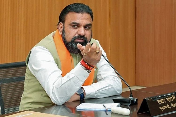 पेपर लीक करने वालों पर सम्राट चौधरी का बड़ा प्रहार: बिहार में अब माना जाएगा 'संगठित अपराध', मिलेगी कड़ी से कड़ी सजा!