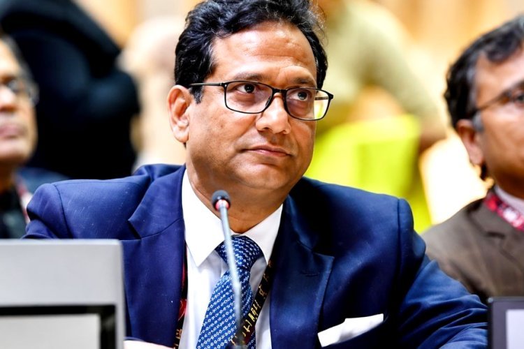 खीरा सब्सिडी कांड वाले IAS नरेश पाल गंगवार बने देश के नए शिक्षा सचिव, पत्नी, बेटे और मां को दिया था 1.16 करोड़ की सब्सिडी