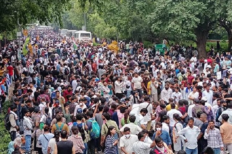 जंतर-मंतर पर प्रदर्शन बैन करने की मांग, सुप्रीम कोर्ट ने केंद्र से मांगा जवाब