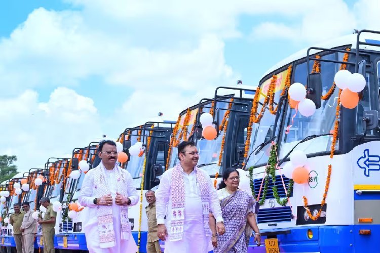 राजस्थान को नई सौगात! CM भजनलाल ने दिखाई 144 आधुनिक ब्लू लाइन एक्सप्रेस बसों को हरी झंडी, जानें खास फीचर्स