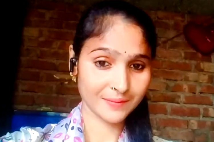 20 साल का उम्र का फासला... फिर भी इश्क ऐसा कि पति और 3 बच्चों को छोड़ प्रेमी के घर पहुंच गई महिला!