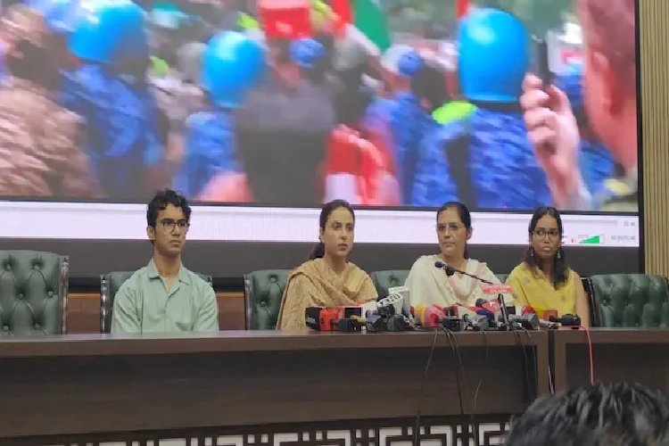 जंतर मंतर प्रदर्शन में पुलिसकर्मी को भीड़ ने खींचा, लगभग लिंचिंग की कोशिश! परिवार ने खोला दर्द