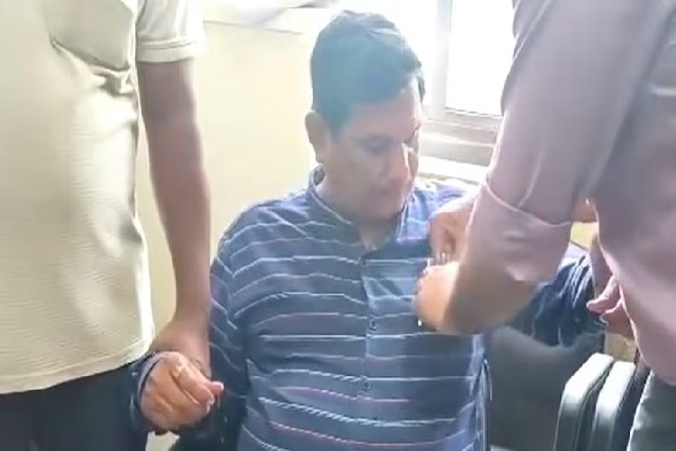 रिटायरमेंट से एक दिन पहले ग्वालियर नगर निगम का इंजीनियर 6 हजार रिश्वत लेते रंगे हाथों गिरफ्तार