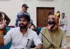 कुत्ते का मास्क पहनकर कलेक्ट्रेट पहुंचा फरियादी! खंडवा में आवारा कुत्तों और नसबंदी में भ्रष्टाचार का अनोखा विरोध