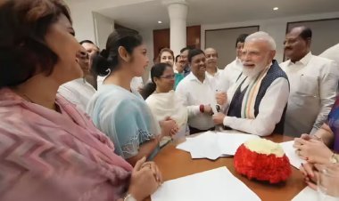 टीएमसी बागी सायोनी घोष की पीएम मोदी से पहली मुलाकात, लिखा- ‘याद रखने वाला पल’; वीडियो-तस्वीरें शेयर कर मचाई हलचल