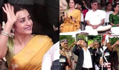 पीली साड़ी और बालों में गजरा: सीएम विजय के पहले स्वतंत्रता दिवस समारोह में छाईं एक्ट्रेस तृषा, माता-पिता संग पहली पंक्ति में दिखीं