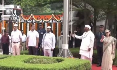 कांग्रेस मुख्यालय में 'वंदे मातरम्' पर छिड़ा सियासी संग्राम: बीजेपी ने सोनिया गांधी पर लगाया रोकने का आरोप, कांग्रेस ने दिया जवाब