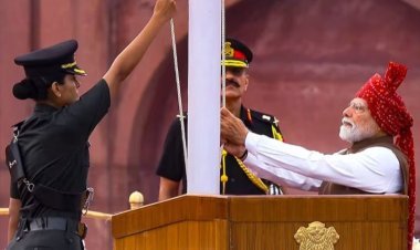 कौन हैं कैप्टन सोनिया सिंह चौहान? 80वें स्वतंत्रता दिवस पर लाल किले पर पीएम मोदी के साथ संभाली तिरंगे की कमान
