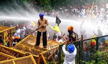 स्वतंत्रता दिवस पर चंडीगढ़ में तनाव! कौमी इंसाफ मोर्चे के प्रदर्शन पर पुलिस ने छोड़े आंसू गैस के गोले, वाटर कैनन का भी हुआ इस्तेमाल