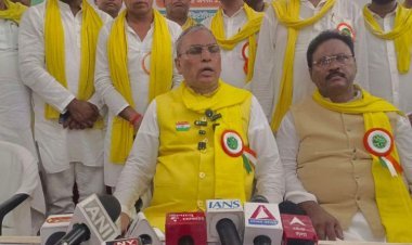 वंदे मातरम् ना गाने वालों को योगी के मंत्री की चेतावनी, 'भारत में रहना है तो सभी को वंदेमातरम कहना होगा'