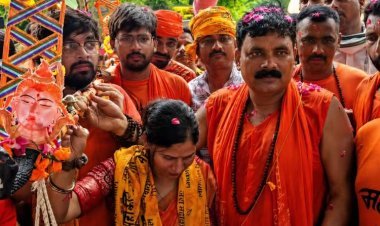 कौन हैं BJP विधायक रमेश मिश्रा? परिवार संग भगवा चोला पहन DJ के साथ कांवड़ यात्रा पर निकले; बदलापुर को जिला बनाने की मांगी मन्नत