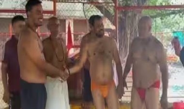 अखाड़े में पहुंची BJP-SP की चुनावी जंग! कुश्ती में दोनों बराबर, पैसे भी बांटे