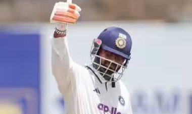 ऋषभ पंत ने रचा इतिहास! टेस्ट क्रिकेट में 100 छक्के लगाने वाले पहले भारतीय बने
