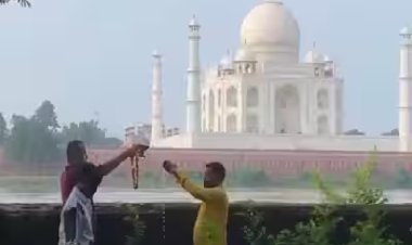 ताजमहल के सामने ASI संरक्षित मेहताब बाग में शिव पूजा, गंगाजल अर्पण और आरती; वीडियो वायरल होने पर FIR दर्ज