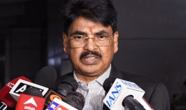 मनन मिश्रा की कुर्सी डगमगाई! साथी ने ही 15 दिन में इस्तीफे की मांग की, 150 करोड़ फंड घोटाले का बड़ा आरोप