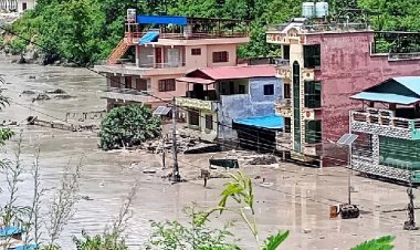 नेपाल में तिब्बत से आई आफत में 8 की मौत, 105 भारतीय समेत 384 लोग लापता!