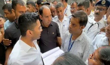 टीएमसी बिलबोर्ड हटाने को लेकर कोलकाता पुलिस से भिड़े अभिषेक बनर्जी, भारी हंगामा!