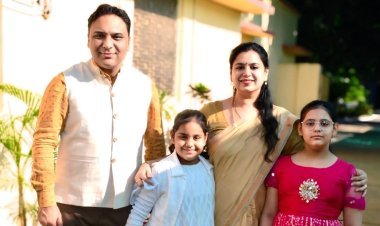 कौन हैं IAS दिव्या मित्तल, जिन्होंने दिया इस्तीफा? IIT-IIM से पढ़ाई, लंदन की नौकरी छोड़कर बनी थी अफसर
