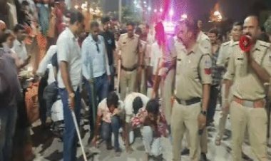 उज्जैन महाकाल मंदिर में कर्मचारी पर चाकू से हमला… पुलिस ने आरोपियों का निकाला जुलूस, इलाके में फैल गया खौफ