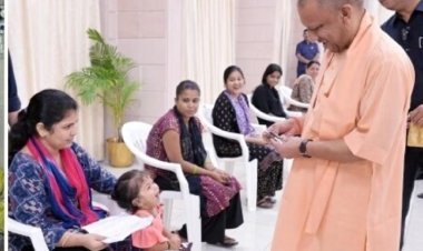 ''मेरी बहन की तबीयत बहुत खराब है...'' युवक की बात सुनते ही ऐक्शन में आए सीएम योगी, तुरंत कराया अस्पताल में भर्ती