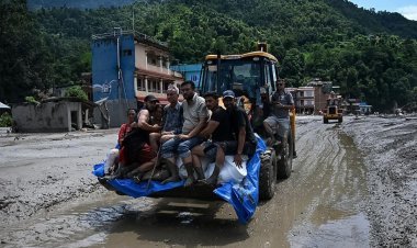बाढ़ से मची तबाही के बीच नेपाल के साथ खड़ा हुआ चीन, दी 22 लाख अमेरिकी डॉलर की मदद