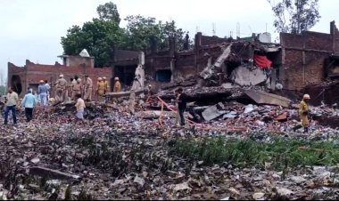 नौशाद की पटाखा फैक्ट्री में भीषण ब्लास्ट, 11 की मौत, योगी ने दिए एक्शन का आदेश
